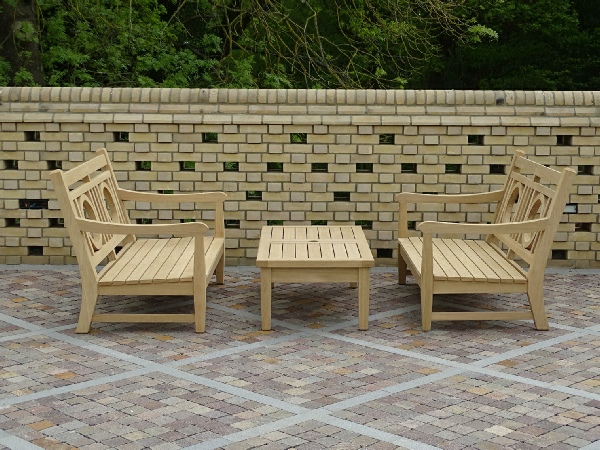 Leagrave 2 Seater Sofa & Coffee Table