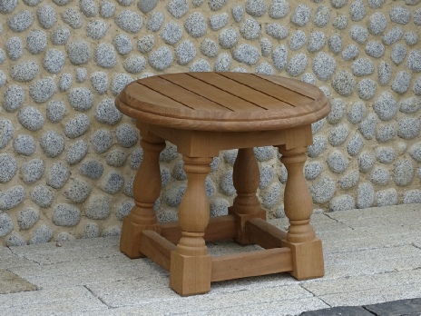 Kentian Round Stoll / Coffee table (Splayed Kentian Turned Legs)