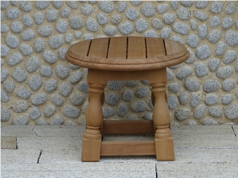 Kentian Round Stoll / Coffee table (Splayed Kentian Turned Legs)